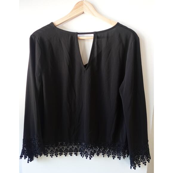Black Crochet V-Neck Top Boho Lace Trim Shirt Long Sleeve Blouse Sz Small ASTR - Picture 5 of 8